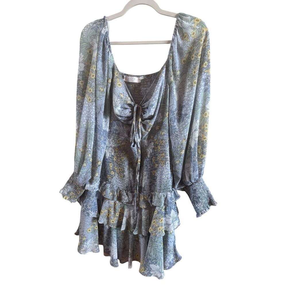 Astr The Label Marietta Blue Floral Tiered Ruffle Mini Dress Smocked Size Large